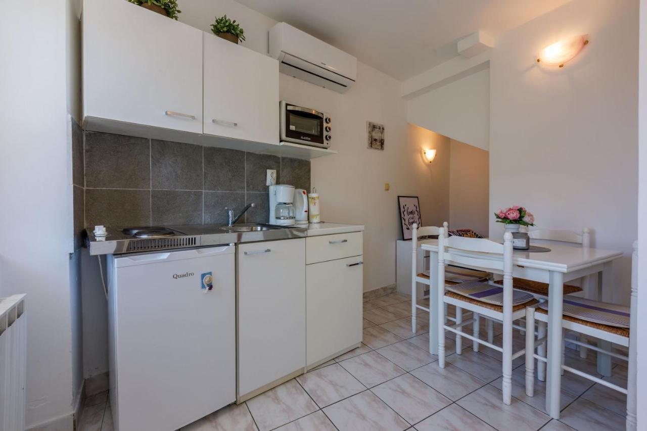 Apartments Kalla Crikvenica Buitenkant foto